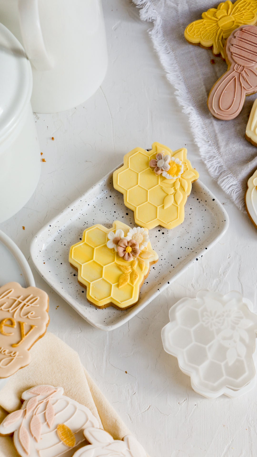 Alvéoles miel abeille + emporte-pièce