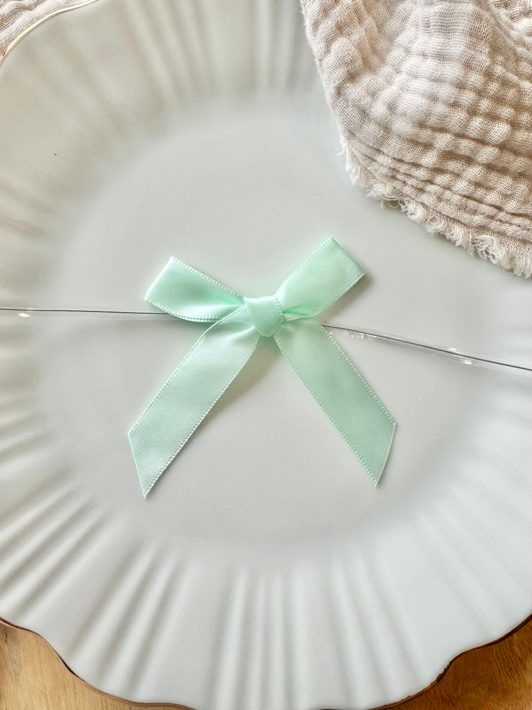 SAGE - Pre-tied bows (20pcs) with clear twist tie